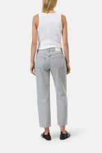 Load image into Gallery viewer, Closed Milo Straight Jean