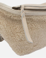 Load image into Gallery viewer, Amersterdam Heritage Shearling Belt Bag