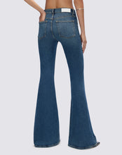 Load image into Gallery viewer, RE/DONE Comfort Stretch The Strutter