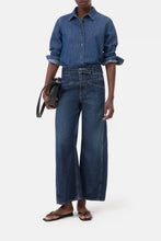 Load image into Gallery viewer, Closed Floui Barrel Jeans
