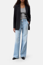 Load image into Gallery viewer, Closed Aria Flared Jeans
