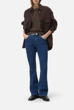 Load image into Gallery viewer, Closed Jovanna Flared Jeans
