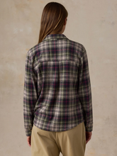 Load image into Gallery viewer, Faherty Legend Sweater Classic Shirt
