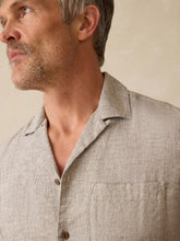 Load image into Gallery viewer, Faherty Short-Sleeve Breeze Camp Shirt - Stone Coast
