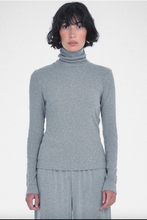 Load image into Gallery viewer, Paper Label Cynthia Turtle Neck
