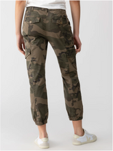 Load image into Gallery viewer, Sanctuary Rebel Hiker Pants Camo
