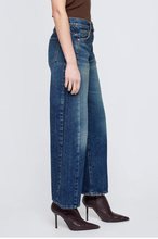 Load image into Gallery viewer, Moussy Harlem SIde Line Cocoon
