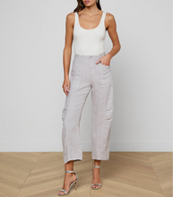 Load image into Gallery viewer, L'agence Cody Cropped Linen Pant
