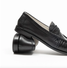 Load image into Gallery viewer, Oncept Dover Loafer
