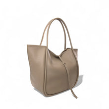 Load image into Gallery viewer, Oliveve Ellis Hobo Tote
