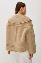 Load image into Gallery viewer, Rails Wesson Jacket
