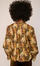 Load image into Gallery viewer, Love the Label Wiley Top
