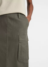 Load image into Gallery viewer, Vince Low-Rise Utility Cargo Skirt

